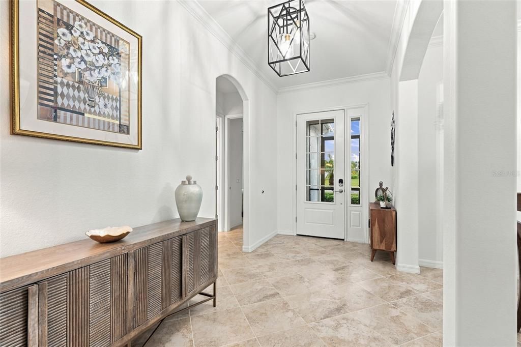Activo con contrato: $645,000 (4 camas, 2 baños, 2474 Pies cuadrados)