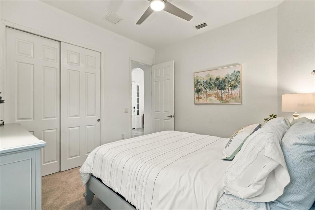 Activo con contrato: $645,000 (4 camas, 2 baños, 2474 Pies cuadrados)