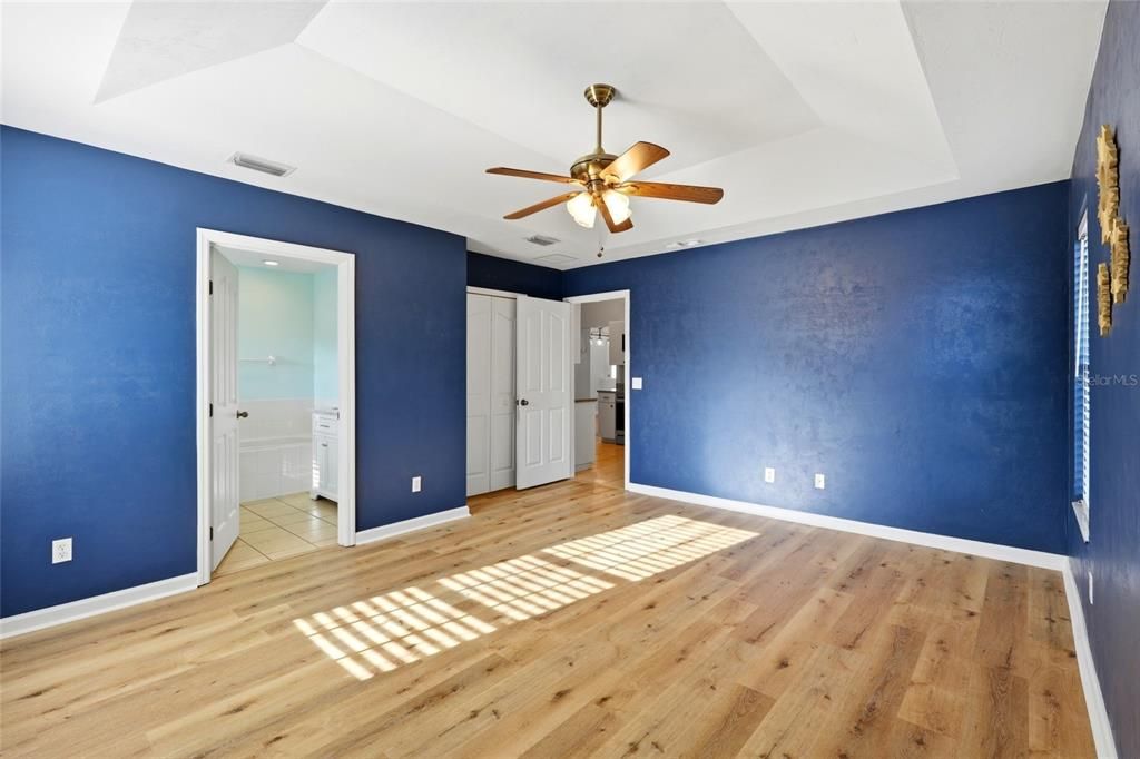 For Sale: $299,000 (3 beds, 2 baths, 1591 Square Feet)
