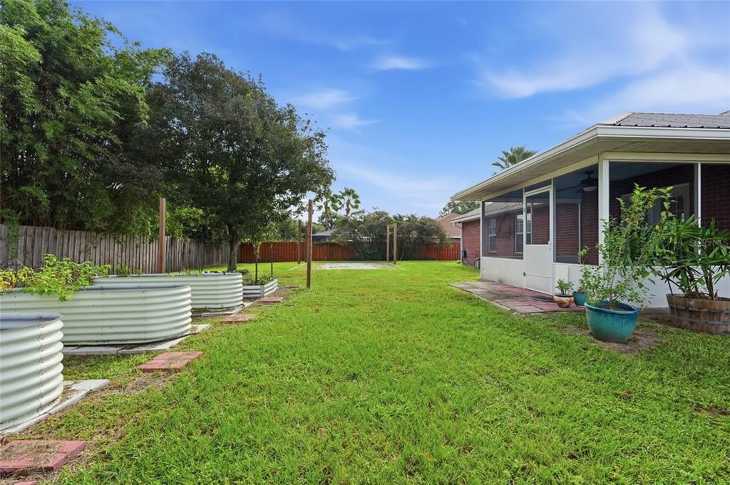 For Sale: $299,000 (3 beds, 2 baths, 1591 Square Feet)