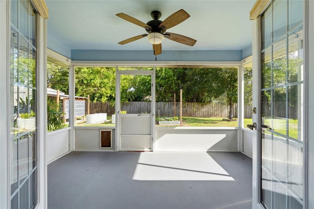 For Sale: $299,000 (3 beds, 2 baths, 1591 Square Feet)