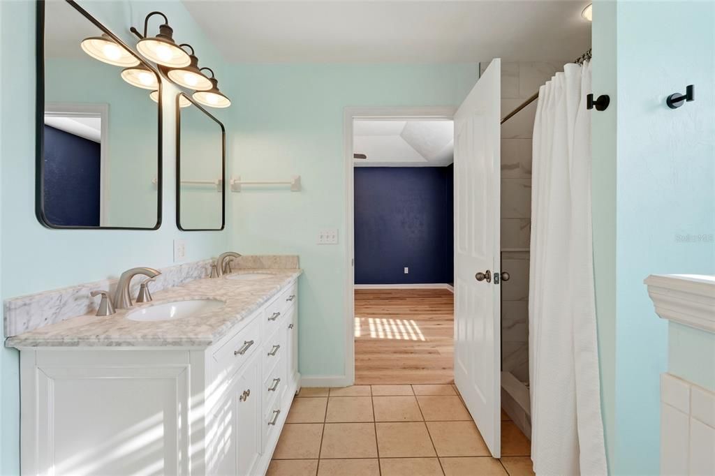For Sale: $299,000 (3 beds, 2 baths, 1591 Square Feet)