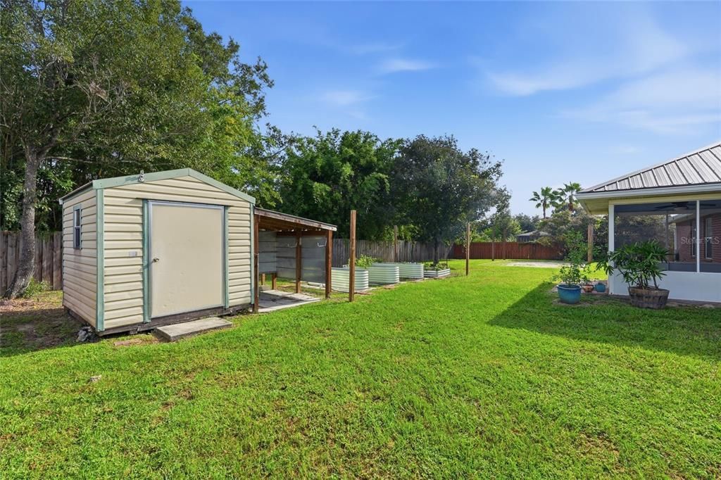 For Sale: $299,000 (3 beds, 2 baths, 1591 Square Feet)