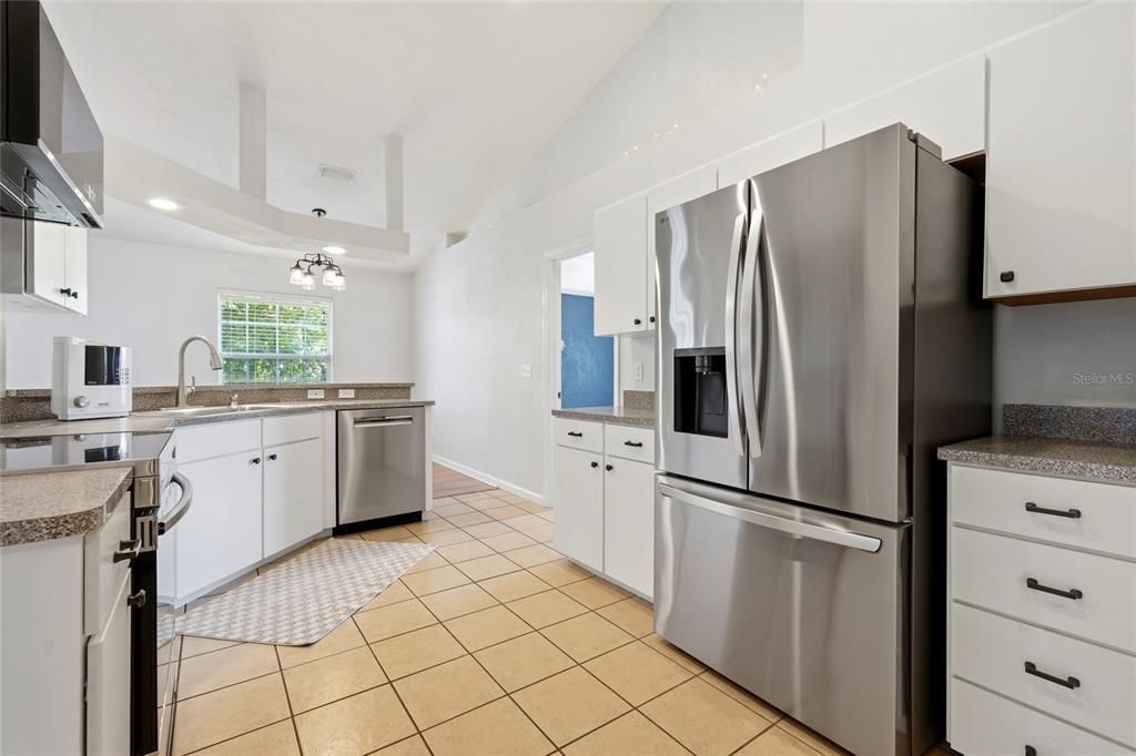 For Sale: $299,000 (3 beds, 2 baths, 1591 Square Feet)