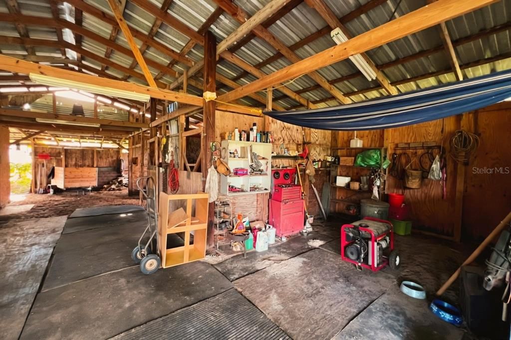 На продажу: $299,900 (4 спален, 2 ванн, 2432 Квадратных фут)