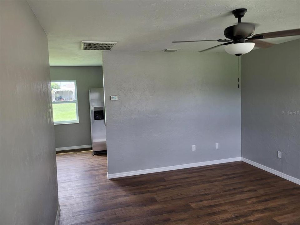 For Sale: $214,900 (3 beds, 1 baths, 1040 Square Feet)