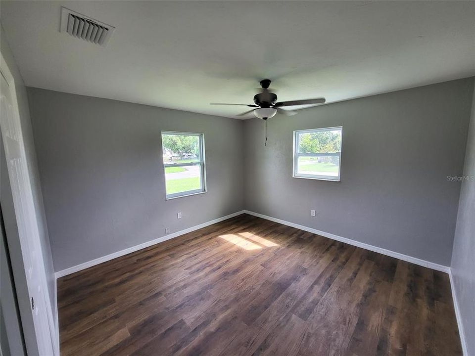 For Sale: $214,900 (3 beds, 1 baths, 1040 Square Feet)