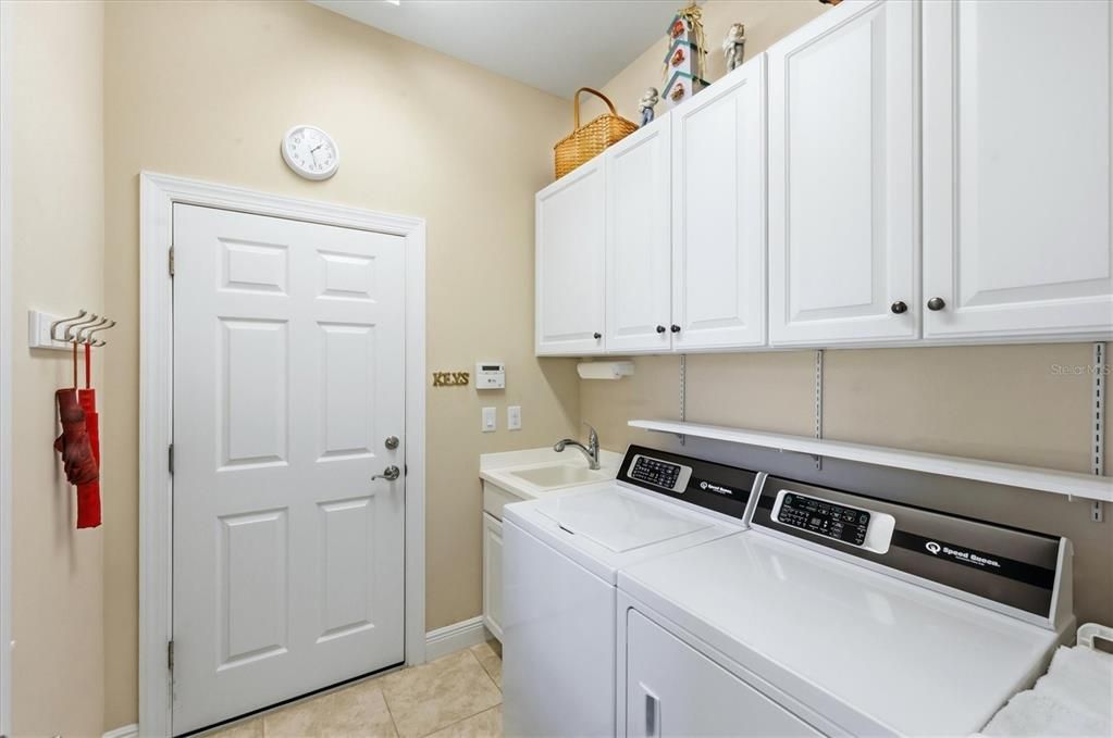 For Sale: $499,000 (3 beds, 2 baths, 2045 Square Feet)