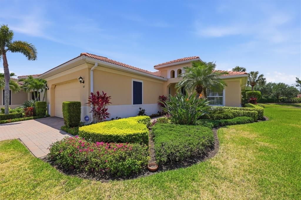 For Sale: $499,000 (3 beds, 2 baths, 2045 Square Feet)