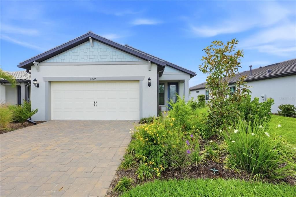 For Sale: $665,000 (3 beds, 2 baths, 1645 Square Feet)