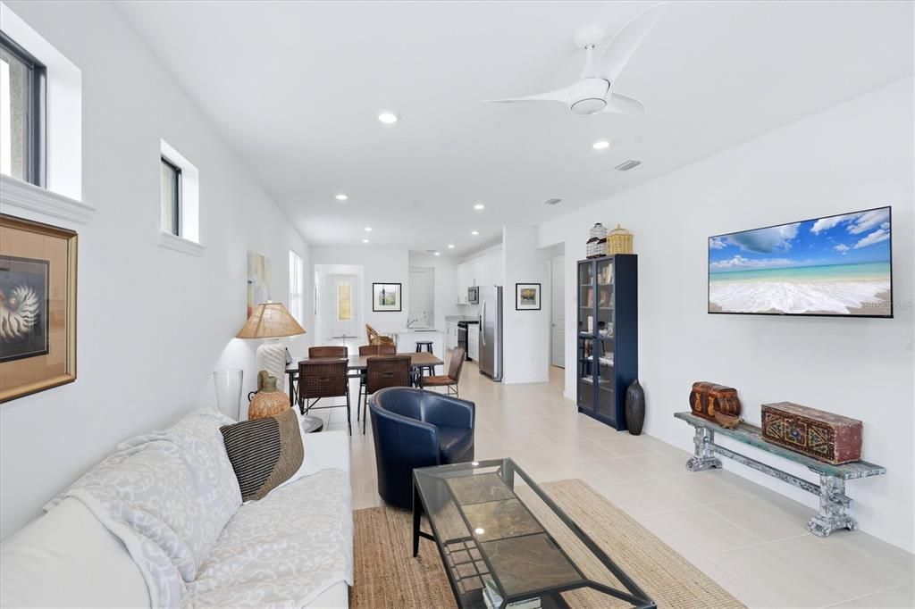 For Sale: $665,000 (3 beds, 2 baths, 1645 Square Feet)