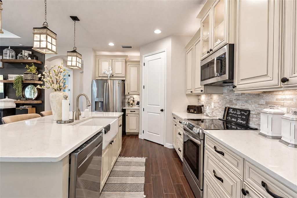 Active With Contract: $649,000 (3 beds, 2 baths, 1915 Square Feet)