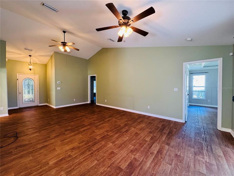 For Sale: $330,000 (3 beds, 2 baths, 1771 Square Feet)