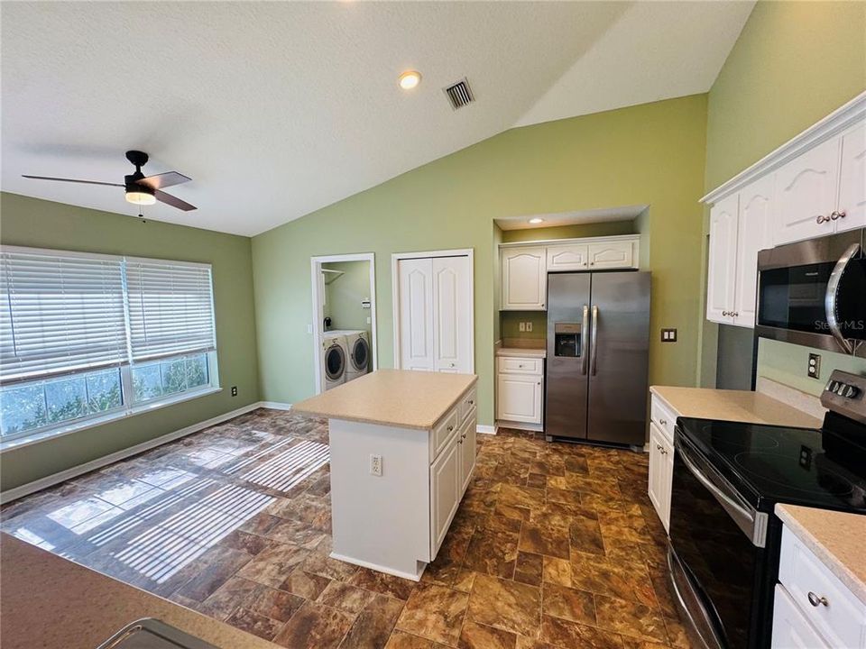 For Sale: $330,000 (3 beds, 2 baths, 1771 Square Feet)