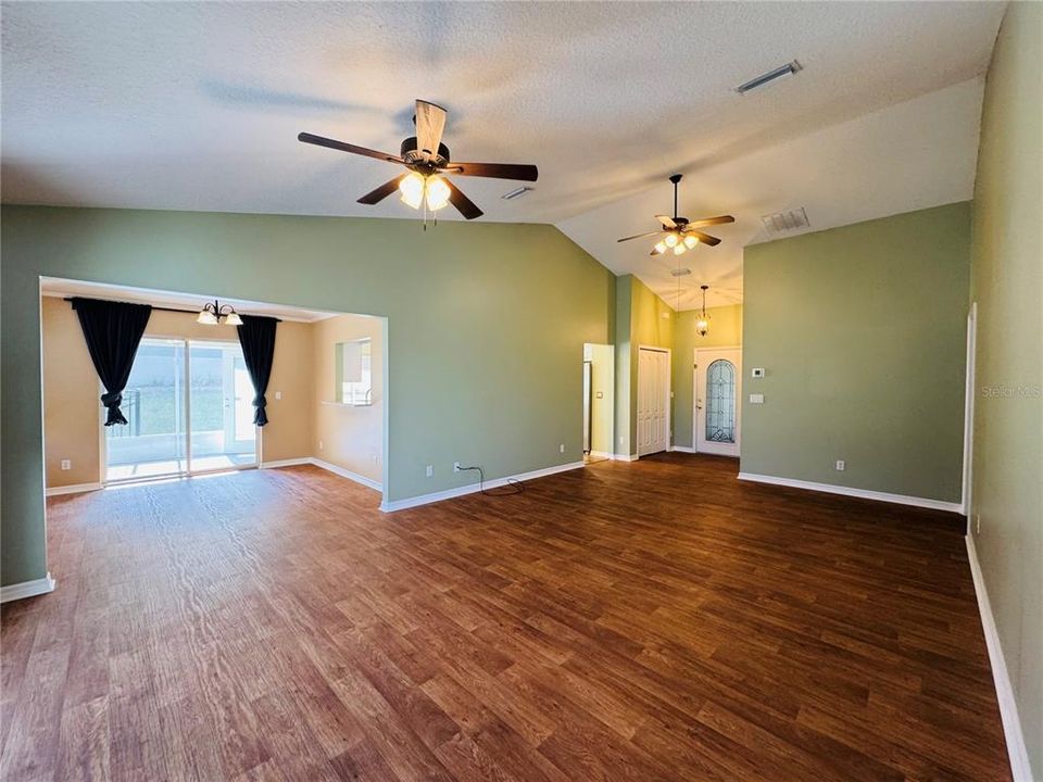 For Sale: $330,000 (3 beds, 2 baths, 1771 Square Feet)