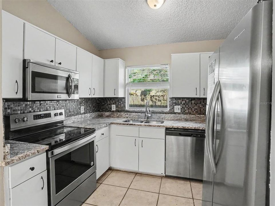 En Venta: $329,900 (3 camas, 2 baños, 1461 Pies cuadrados)