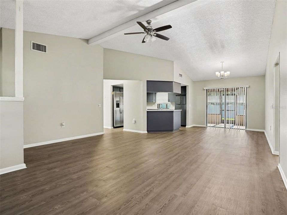 En Venta: $329,900 (3 camas, 2 baños, 1537 Pies cuadrados)