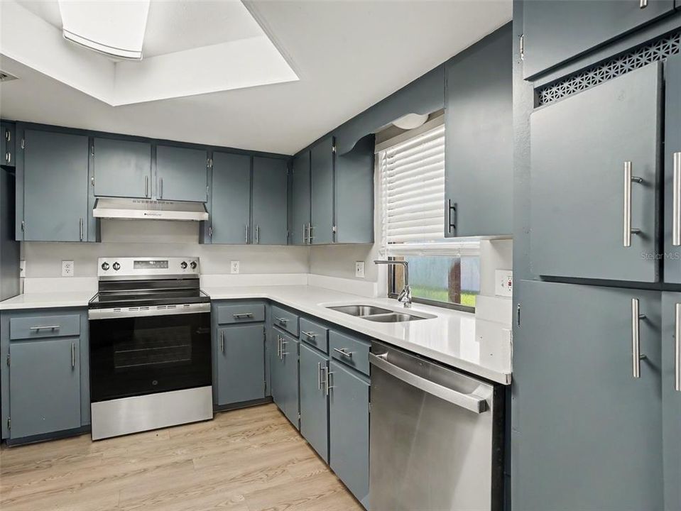 En Venta: $329,900 (3 camas, 2 baños, 1537 Pies cuadrados)