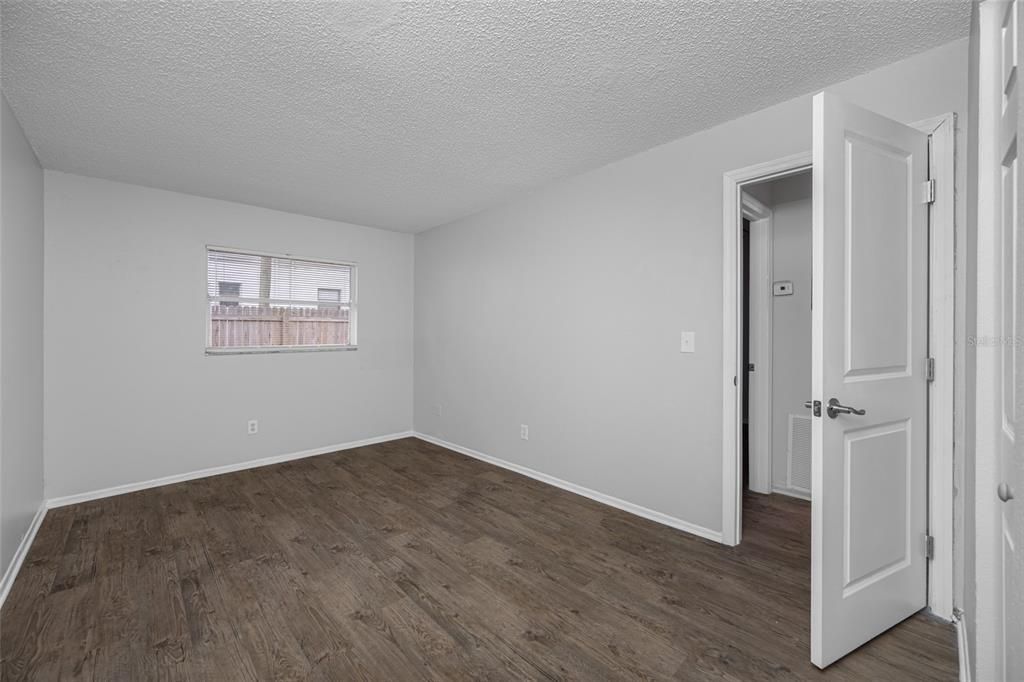 For Rent: $1,355 (2 beds, 1 baths, 700 Square Feet)