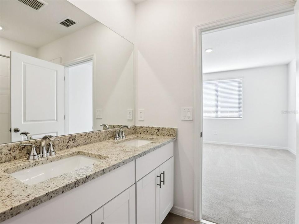 En Venta: $316,600 (4 camas, 2 baños, 1607 Pies cuadrados)