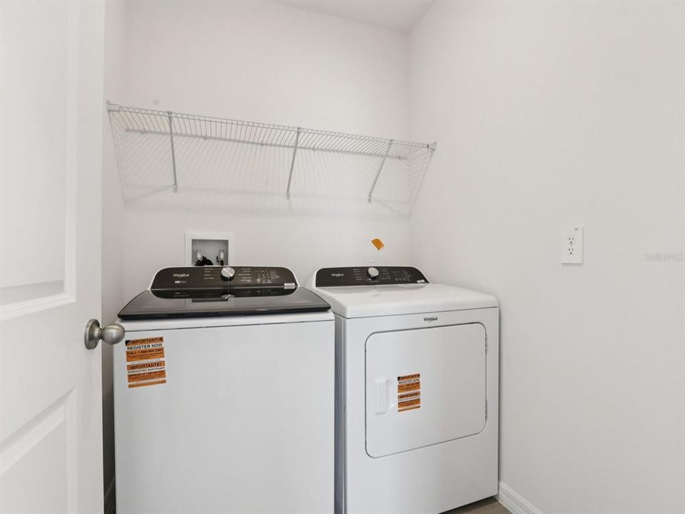 En Venta: $316,600 (4 camas, 2 baños, 1607 Pies cuadrados)