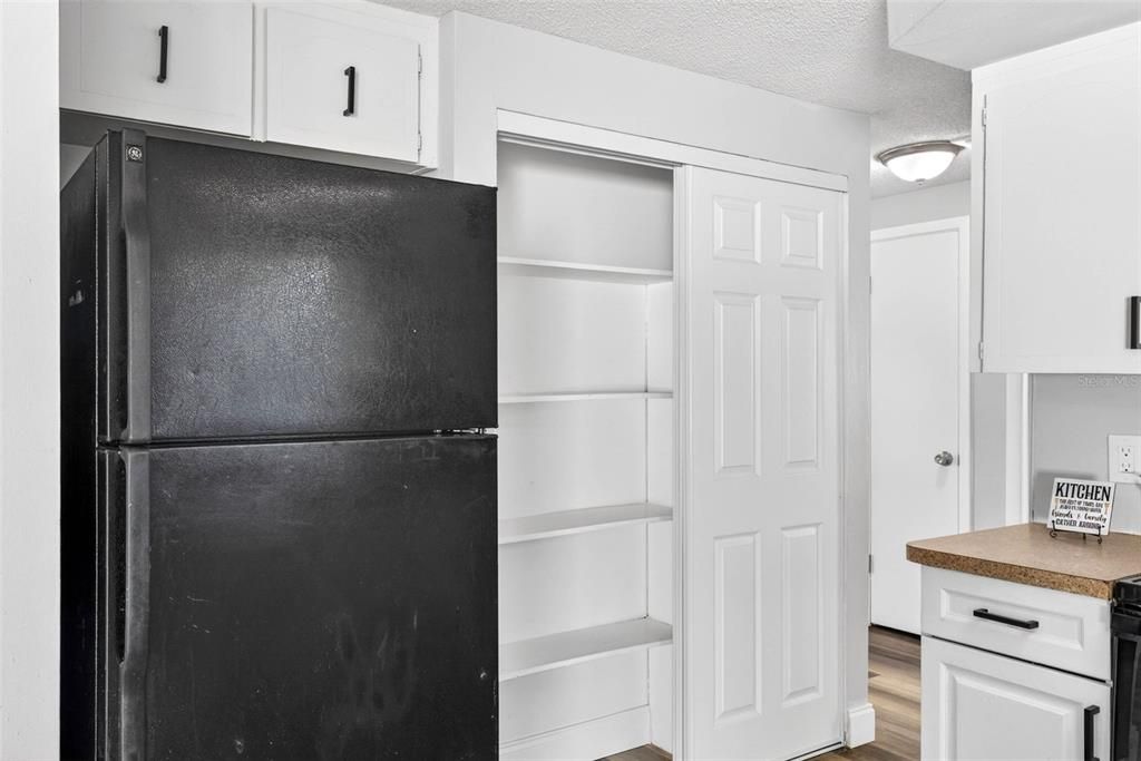 В аренду: $1,395 (2 спален, 1 ванн, 864 Квадратных фут)