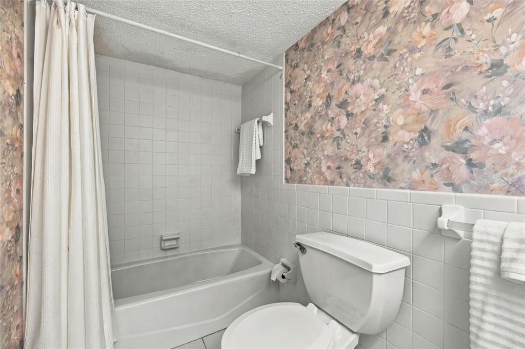 For Sale: $215,000 (2 beds, 2 baths, 1670 Square Feet)