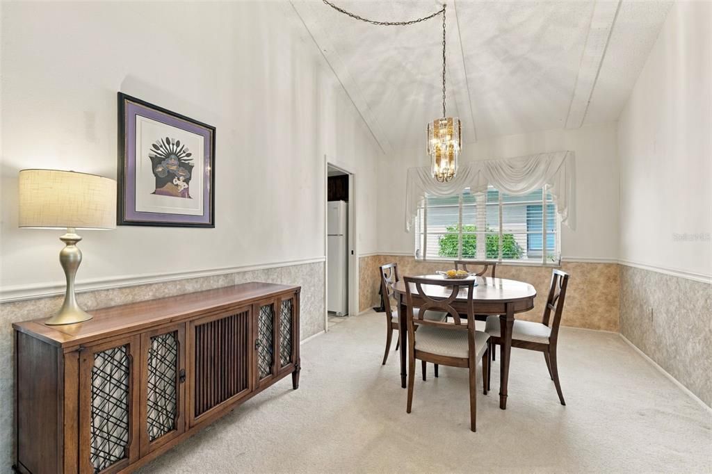 For Sale: $215,000 (2 beds, 2 baths, 1670 Square Feet)