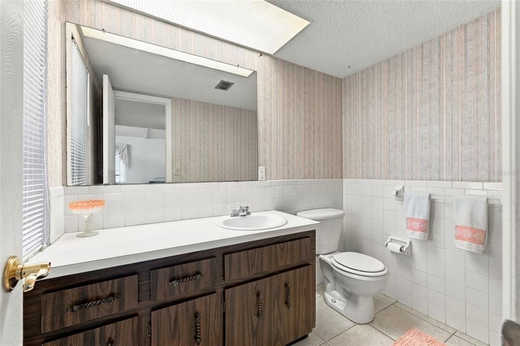 For Sale: $215,000 (2 beds, 2 baths, 1670 Square Feet)