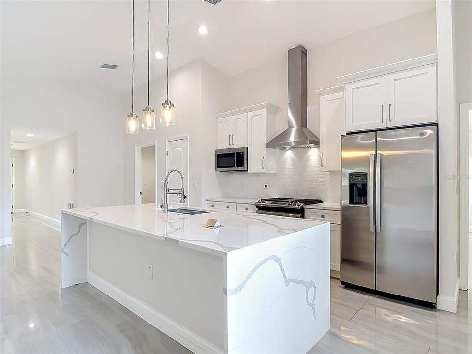 For Sale: $369,900 (3 beds, 2 baths, 1632 Square Feet)