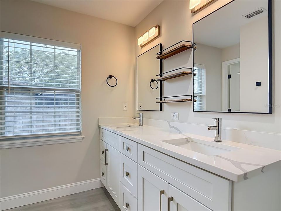 For Sale: $369,900 (3 beds, 2 baths, 1632 Square Feet)