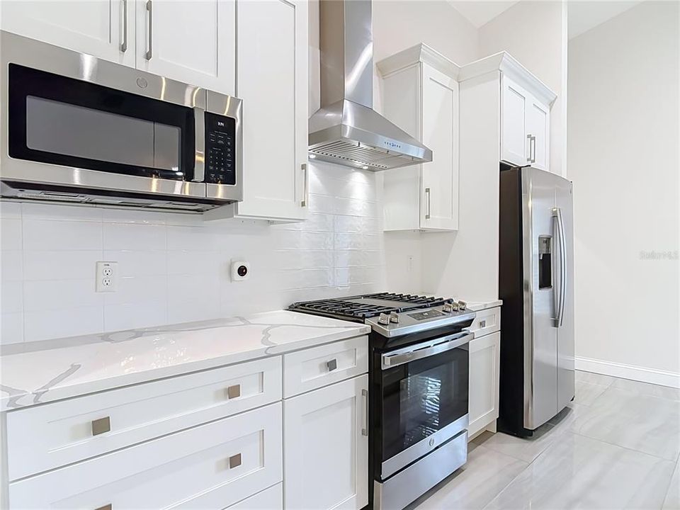 For Sale: $369,900 (3 beds, 2 baths, 1632 Square Feet)