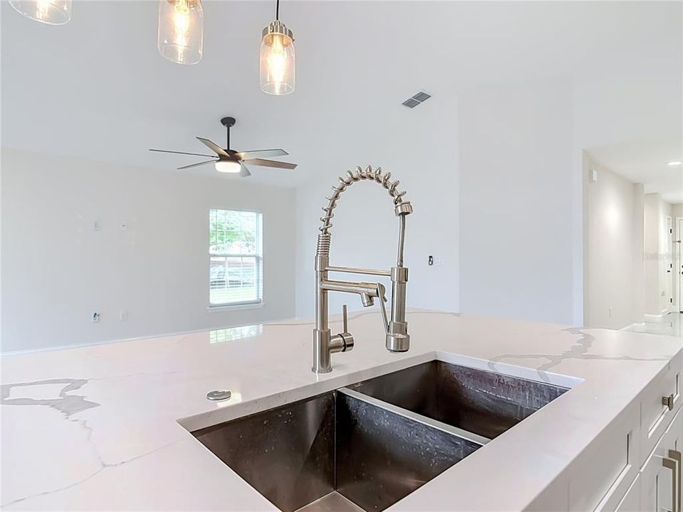 For Sale: $369,900 (3 beds, 2 baths, 1632 Square Feet)