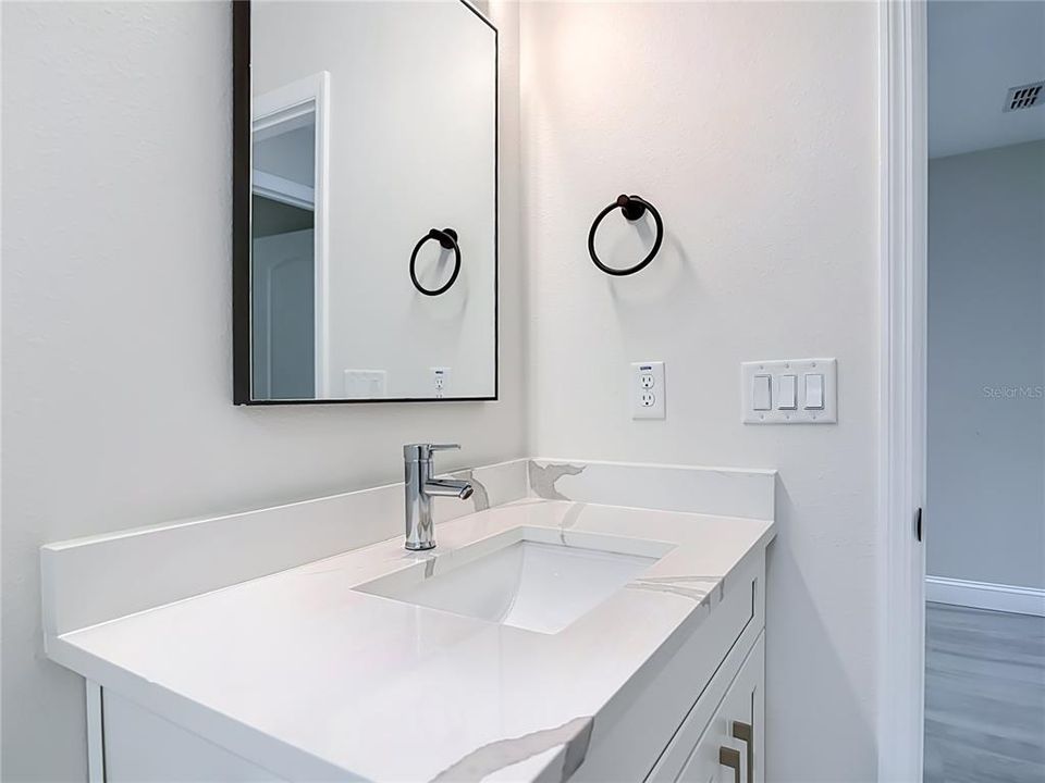 For Sale: $369,900 (3 beds, 2 baths, 1632 Square Feet)