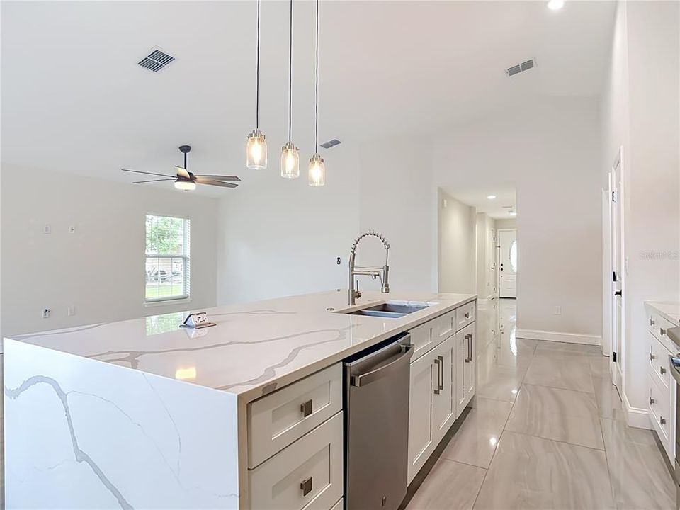 For Sale: $369,900 (3 beds, 2 baths, 1632 Square Feet)