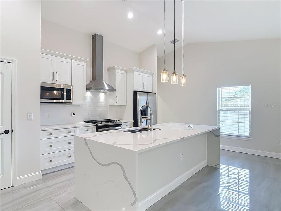 For Sale: $369,900 (3 beds, 2 baths, 1632 Square Feet)