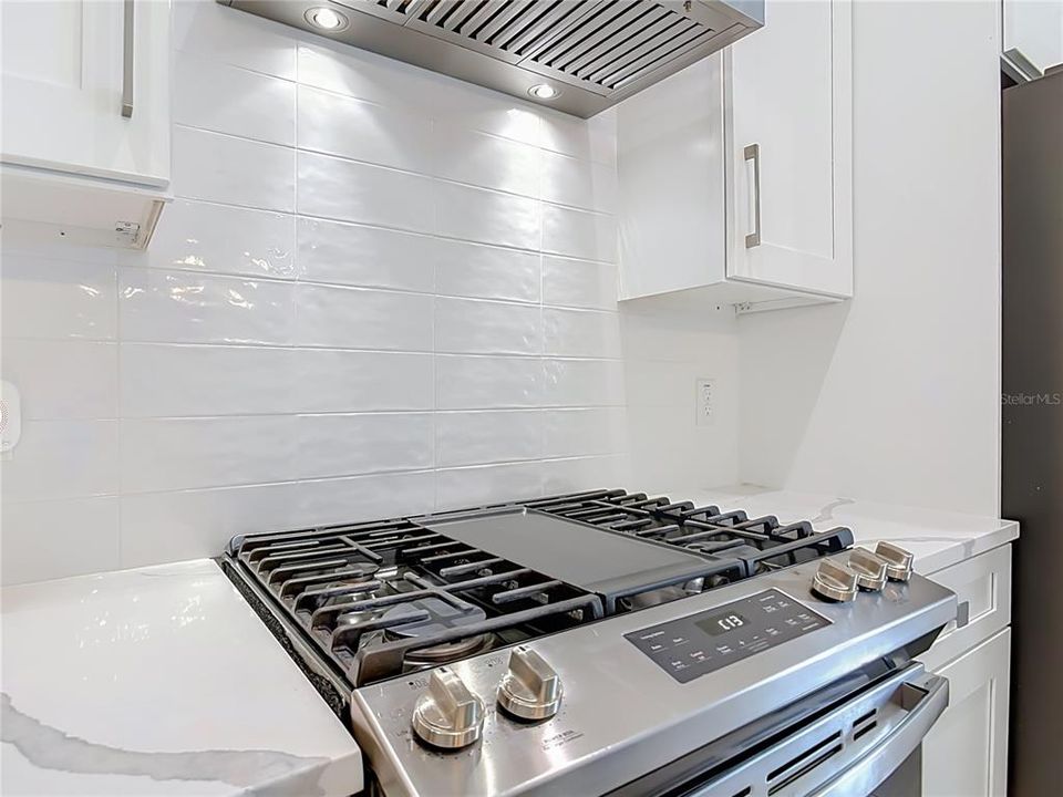 For Sale: $369,900 (3 beds, 2 baths, 1632 Square Feet)