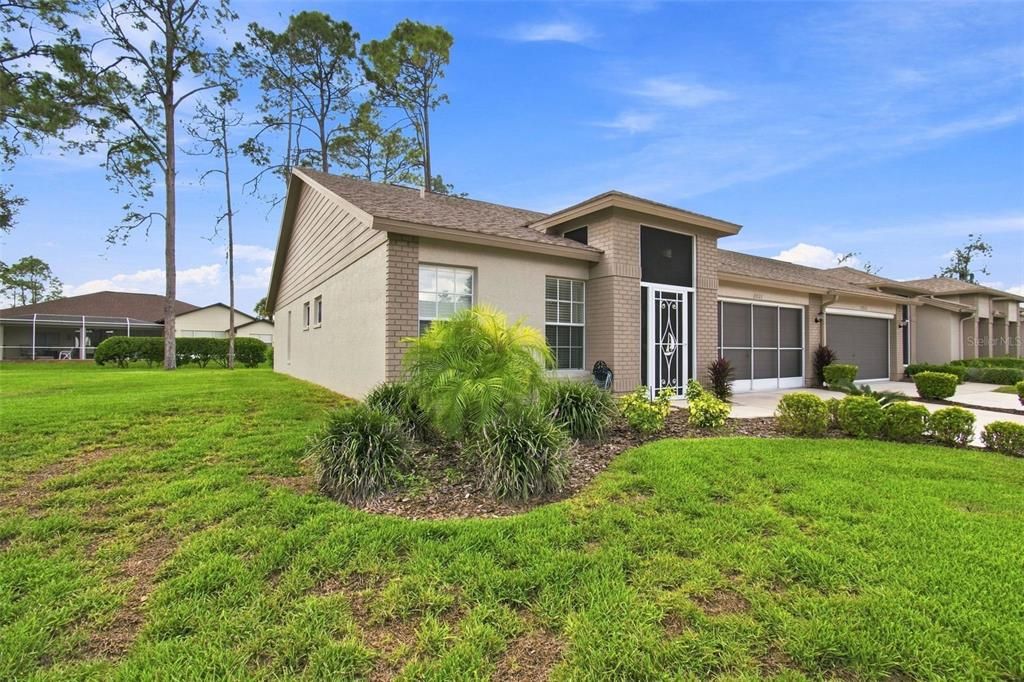For Sale: $249,900 (2 beds, 2 baths, 1303 Square Feet)
