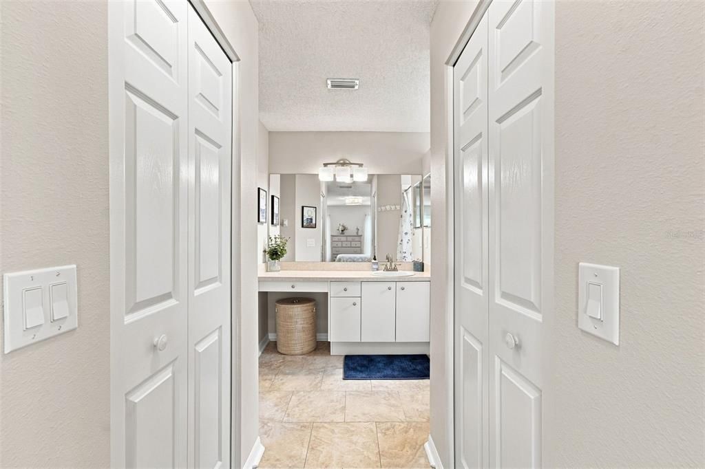 For Sale: $249,900 (2 beds, 2 baths, 1303 Square Feet)