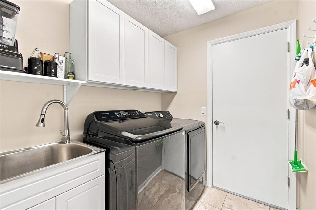 For Sale: $249,900 (2 beds, 2 baths, 1303 Square Feet)