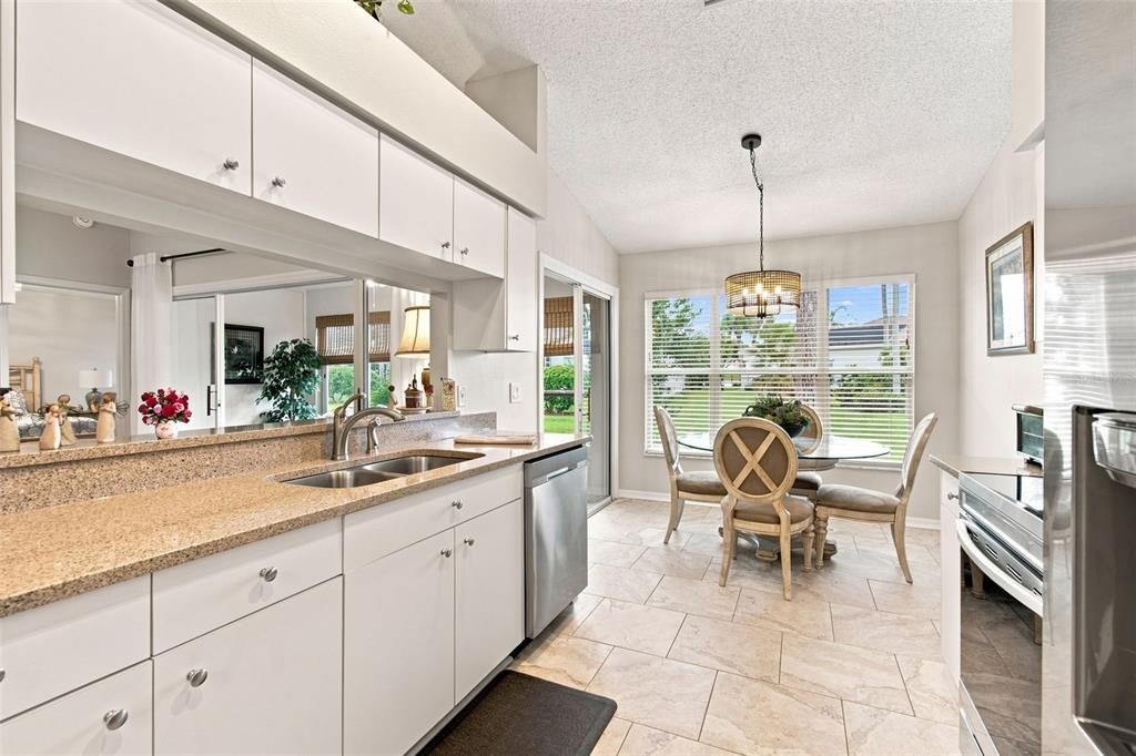 For Sale: $249,900 (2 beds, 2 baths, 1303 Square Feet)