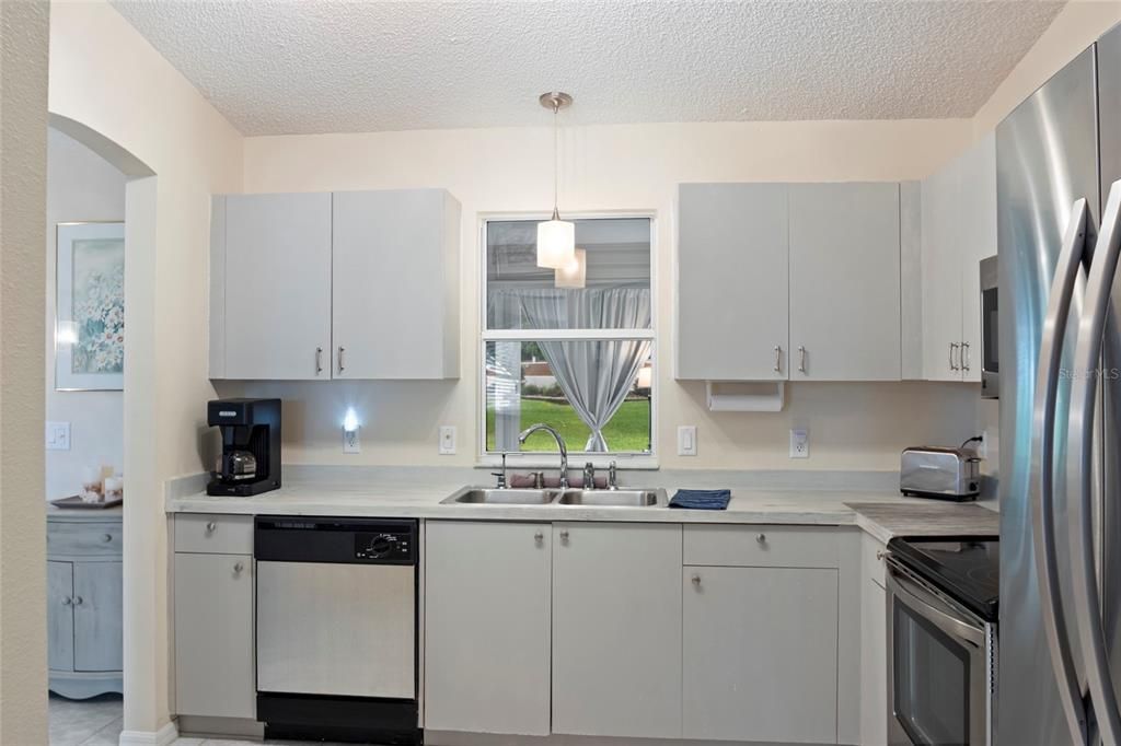 For Sale: $319,000 (2 beds, 2 baths, 1248 Square Feet)