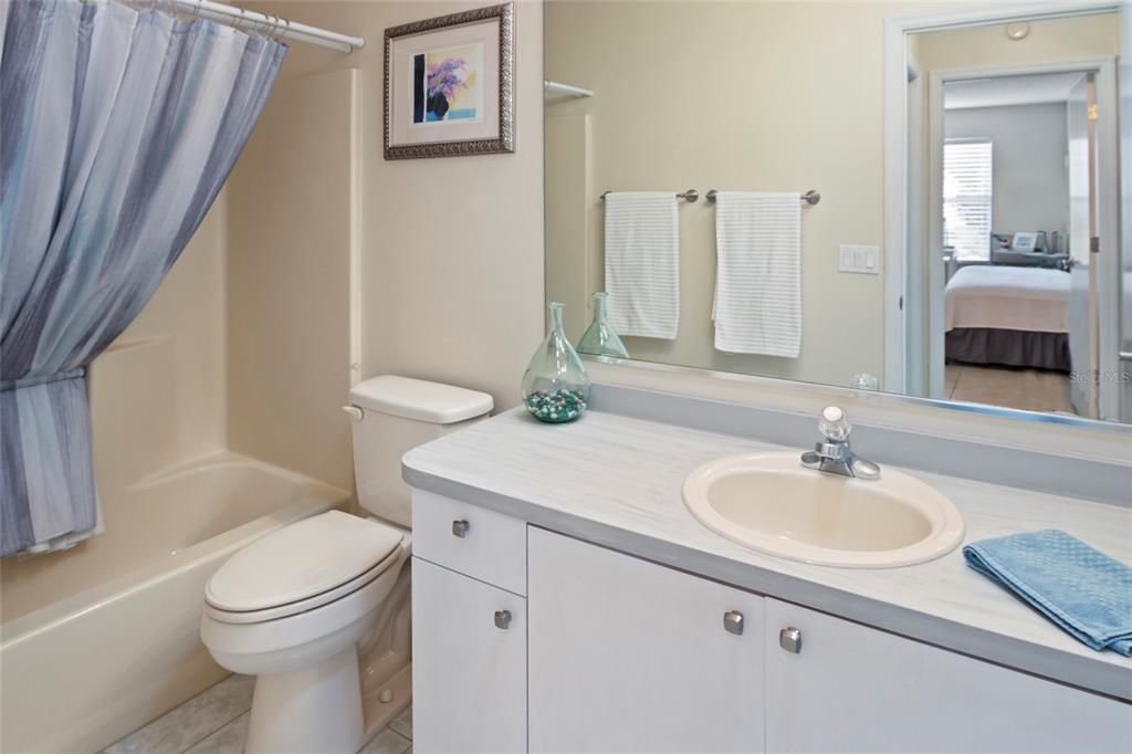 For Sale: $319,000 (2 beds, 2 baths, 1248 Square Feet)