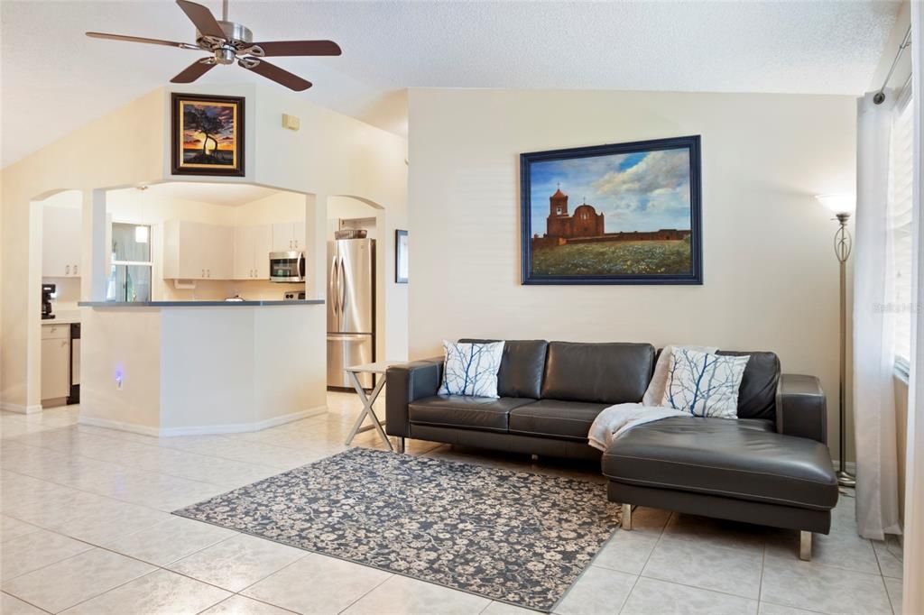 For Sale: $319,000 (2 beds, 2 baths, 1248 Square Feet)