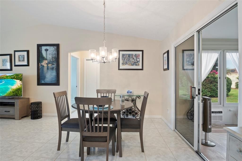For Sale: $319,000 (2 beds, 2 baths, 1248 Square Feet)