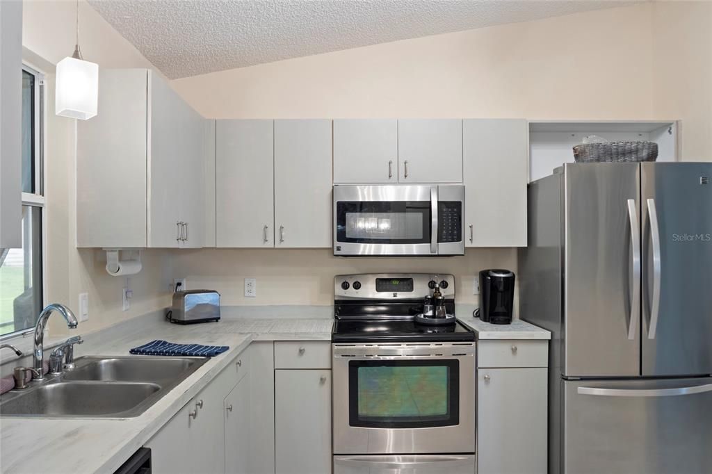 For Sale: $319,000 (2 beds, 2 baths, 1248 Square Feet)