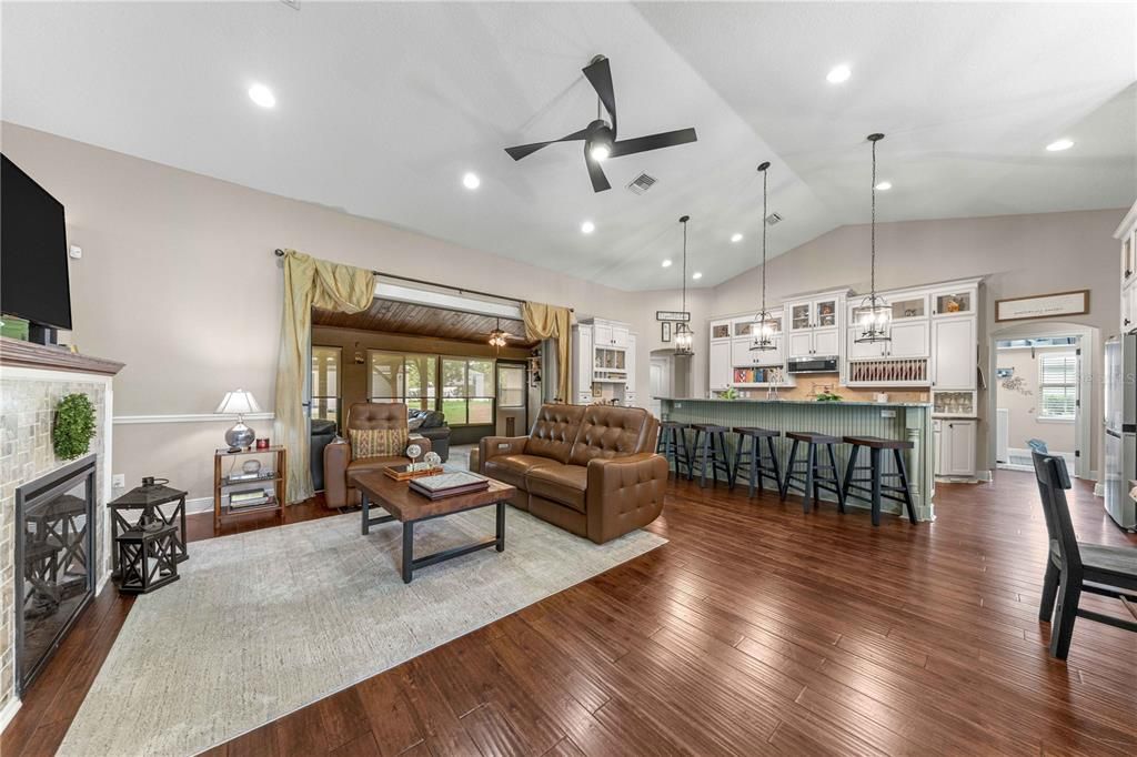 For Sale: $452,900 (3 beds, 2 baths, 2292 Square Feet)