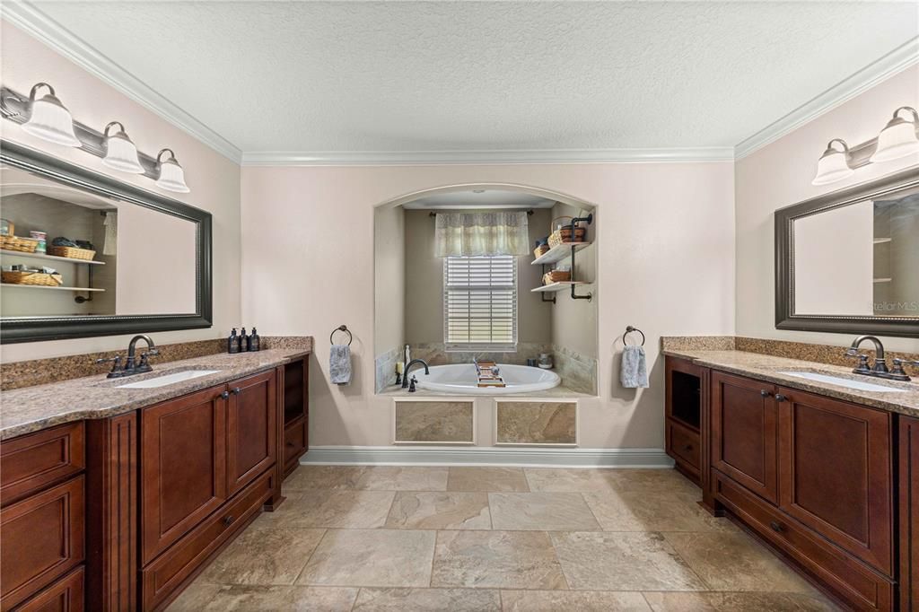 For Sale: $452,900 (3 beds, 2 baths, 2292 Square Feet)
