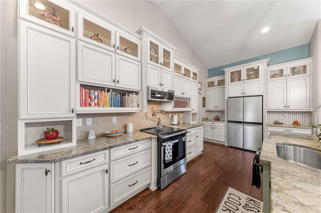 For Sale: $452,900 (3 beds, 2 baths, 2292 Square Feet)