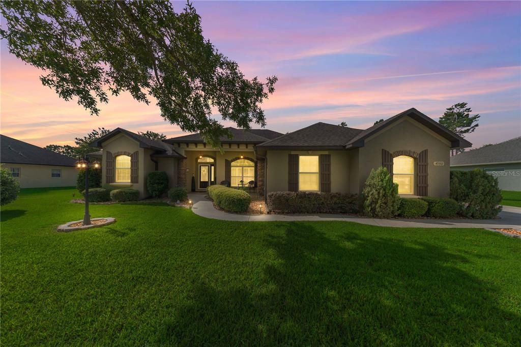 For Sale: $452,900 (3 beds, 2 baths, 2292 Square Feet)